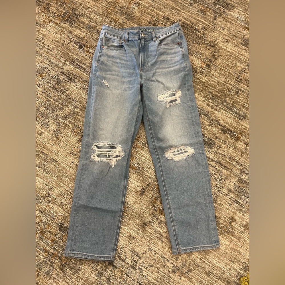American Eagle Mom Straight Jeans